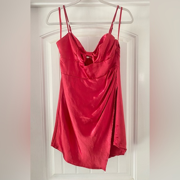 Selfie Leslie Hearts Beating Keyhole Bust Gathered Side Mini Dress - M - Picture 5 of 10